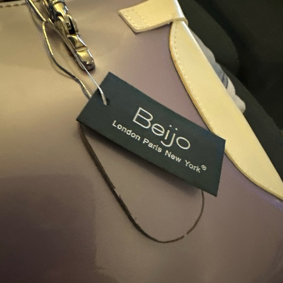 Beijo Lavender and Cream Shoulder Bag - Picture 5 of 10